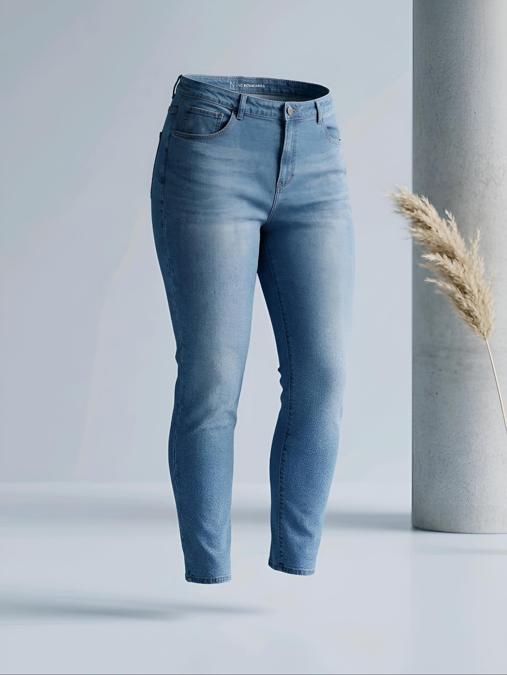 No Boundaries High-Rise Slim Women Jeans in Light Blue Wash Size 21